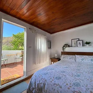 Charco Azul Bed & Breakfast